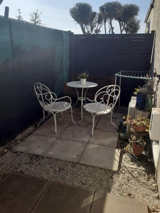 Studio- Terrasse -Place De Parking Prive Marselha Exterior foto